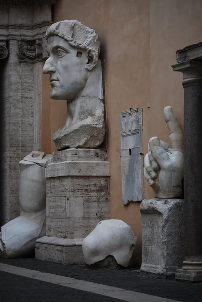 Statue Of Constantine pieces of statue of constantine collected in the capitoline museum in rome italy — Stock Photo, Image