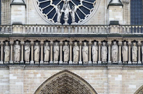 Paris Frankrike Berømte Notre Dame Katedralfasadens Helgenstatuer Unescos Verdensarvsted – stockfoto