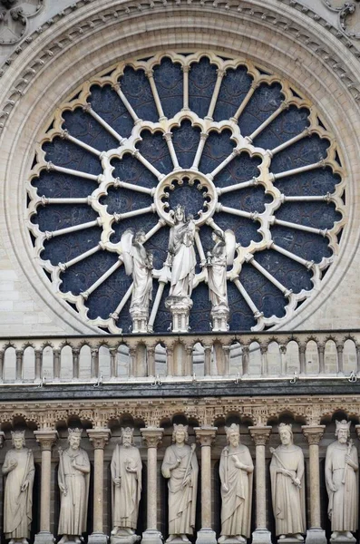 Paryż Francja Słynne Fasady Katedry Notre Dame Rzeźby Świętych Lista — Zdjęcie stockowe