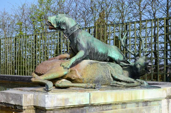 Bronze Statue Three Cherubs Edge Basin Bassin Midi Gardens Versailles — Stockfoto