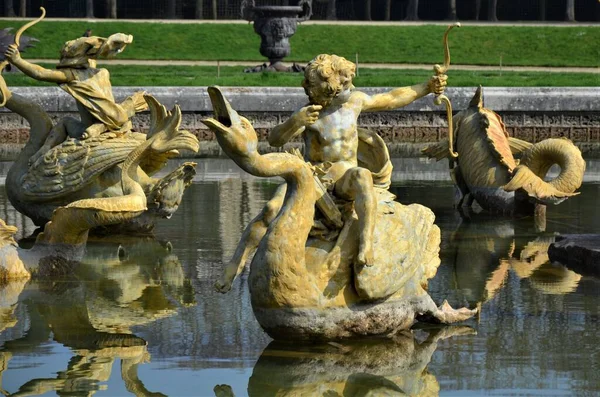 Versailles Park Paris Teki Ejderha Çeşmesi — Stok fotoğraf
