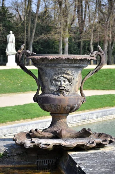 Beautiful Antique Bronze Vases Gardens Versailles Palace Paris — Stock Photo, Image