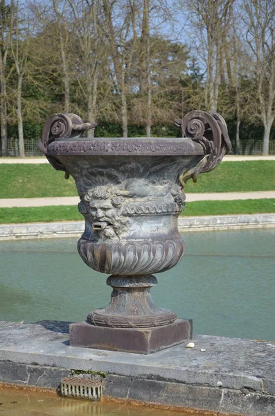 Beautiful Antique Bronze Vases Gardens Versailles Palace Paris — Stock Photo, Image