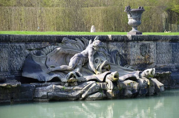 Neptune Çeşmesi Paris Teki Ünlü Versailles Sarayının Bahçesinde — Stok fotoğraf