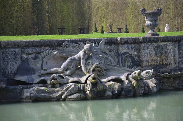 Neptune Çeşmesi Paris Teki Ünlü Versailles Sarayının Bahçesinde — Stok fotoğraf