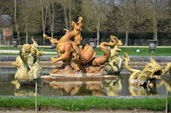 Fuente Del Dragón Parque Versalles París —  Fotos de Stock