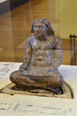 Paris, Fransa 'nın ünlü bir müzesinin içi.