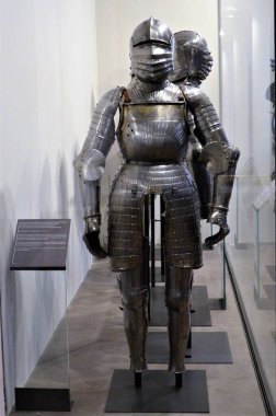 Napolyon 'un Fransa' daki mezarının içinde bulunan Invalides Oteli (Invalids Ulusal Konutu)