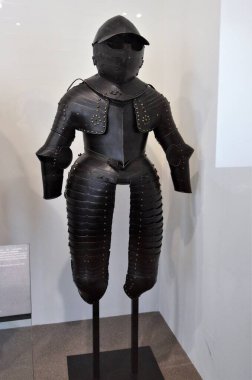 Napolyon 'un Fransa' daki mezarının içinde bulunan Invalides Oteli (Invalids Ulusal Konutu)