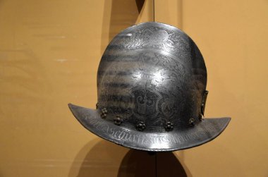 Napolyon 'un Fransa' daki mezarının içinde bulunan Invalides Oteli (Invalids Ulusal Konutu)