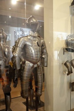 Napolyon 'un Fransa' daki mezarının içinde bulunan Invalides Oteli (Invalids Ulusal Konutu)