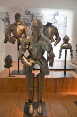 Napolyon 'un Fransa' daki mezarının içinde bulunan Invalides Oteli (Invalids Ulusal Konutu)