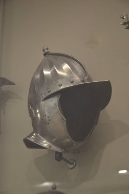 Napolyon 'un Fransa' daki mezarının içinde bulunan Invalides Oteli (Invalids Ulusal Konutu)