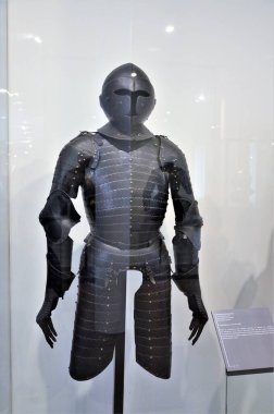 Napolyon 'un Fransa' daki mezarının içinde bulunan Invalides Oteli (Invalids Ulusal Konutu)