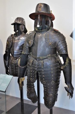 Napolyon 'un Fransa' daki mezarının içinde bulunan Invalides Oteli (Invalids Ulusal Konutu)