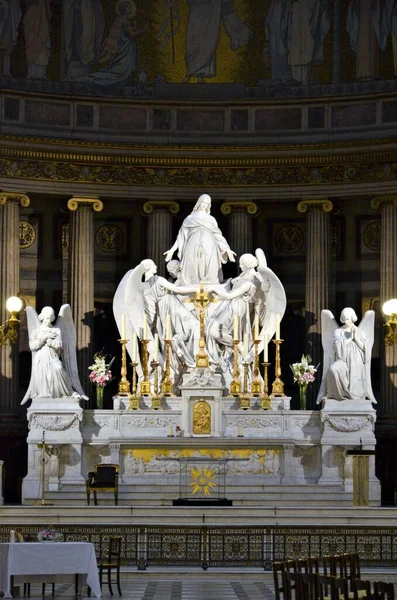 2021年4月23日 法国巴黎 巴黎Magdalenae教堂柱子 — 图库照片