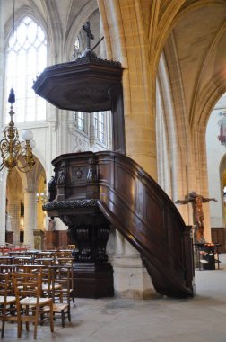 Paris, Fransa 03.23.2017: Paris 'teki büyük Gotik Saint Germain Auxerrois Kilisesi
