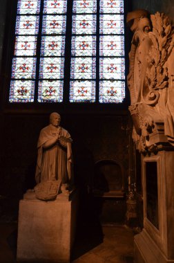 Paris, Fransa 03.24.2017: Notre Dame katedralinin içi