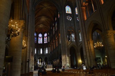 Paris, Fransa 03.24.2017: Notre Dame katedralinin içi