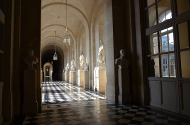 Versay, Fransa - 03.26.2017: Paris yakınlarındaki Versailles Şatosu (Versailles Sarayı)