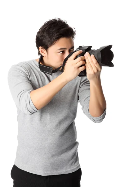 bir fotoğrafçı olarak çalışıyor