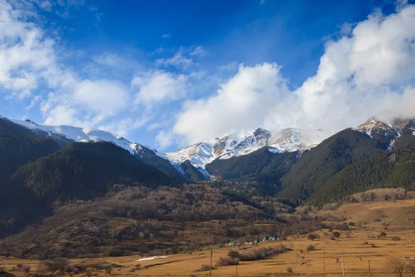 Hermoso paisaje en la montaña — Foto de Stock