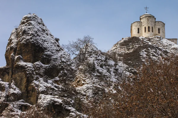 Kościół na szczycie góry — Zdjęcie stockowe
