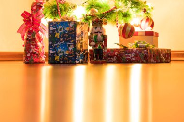 Hediyeli Noel ağacı