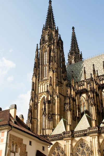Prag mimarileri. kilise kulesi. — Stok fotoğraf