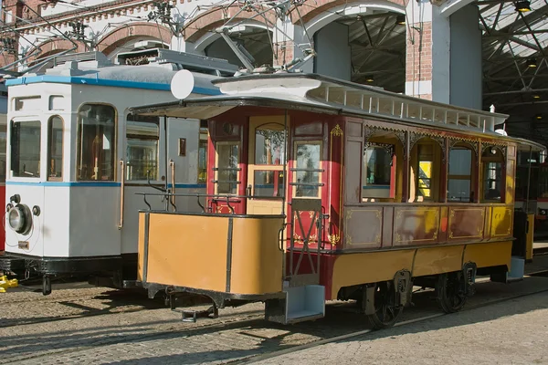 Alte historische Straßenbahnen. — Stockfoto