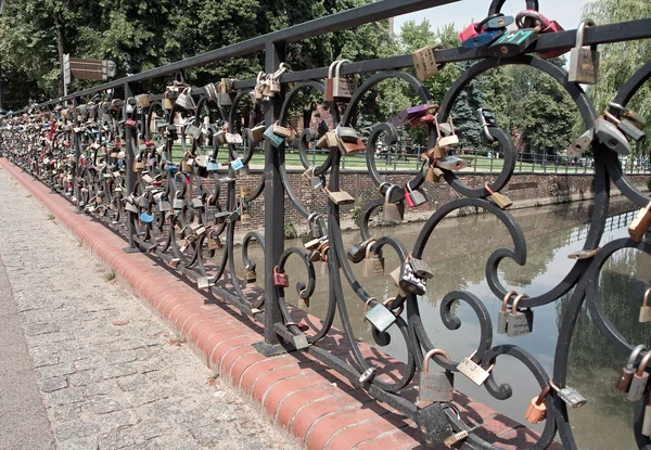 Puente amor —  Fotos de Stock