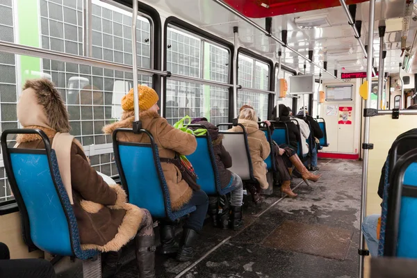 Innerhalb der Straßenbahn. — Stockfoto