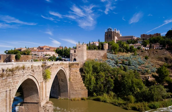 Köprü saint-Martin Toledo, İspanya. — Stok fotoğraf