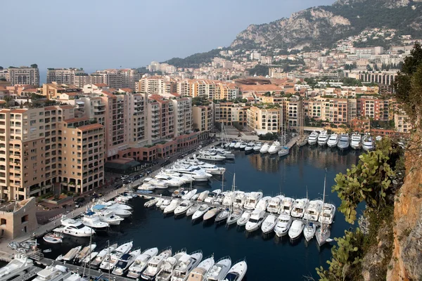 Yat Limanı. Monaco Yat Limanı.