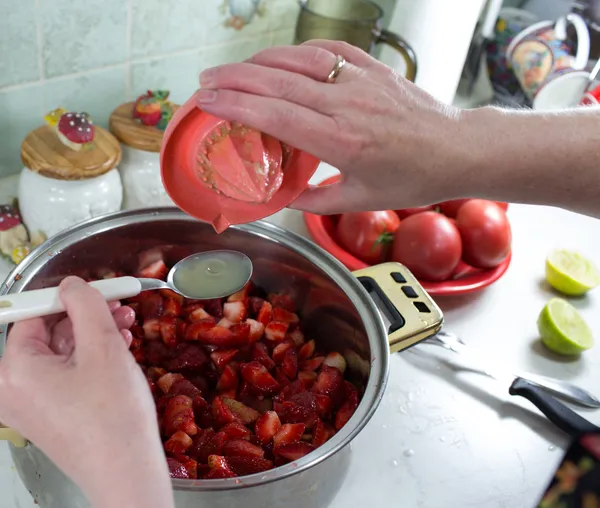 Strawberry jam. — Stock Photo, Image