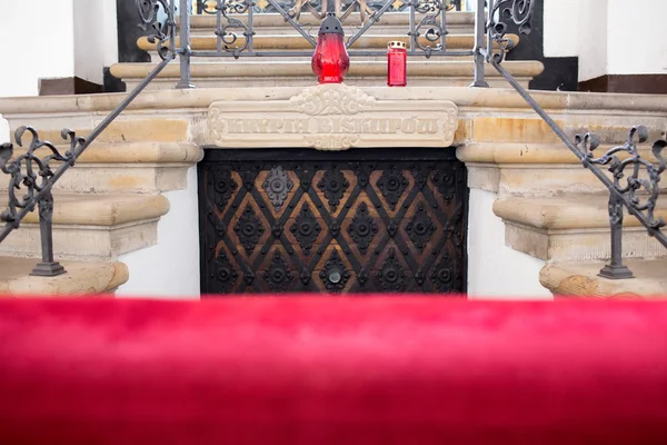 Dentro de la iglesia católica . — Foto de Stock