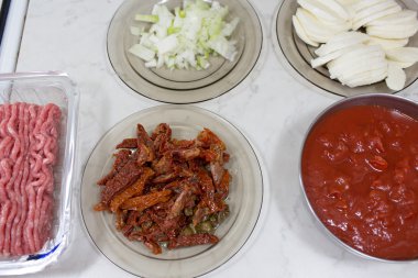 Lazanya hazırlanması.