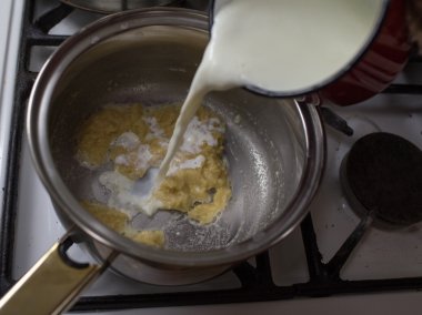 Lazanya hazırlanması.