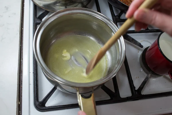 Preparazione delle lasagne . — Foto Stock