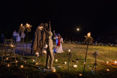 Lehçe grubu. teatr beyaz peynir ve teatr poza tym gözlük 