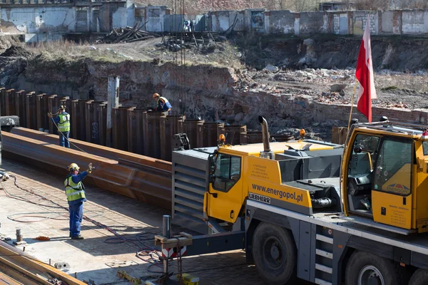 Reconstrucción de muelles en el centro de la ciudad . —  Fotos de Stock