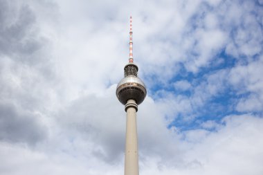 Alexanderplatz, Berlin 'deki TV Kulesi.