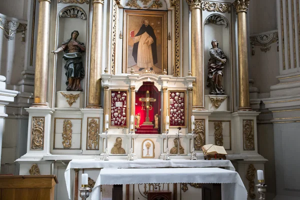 Dentro da igreja católica . — Fotografia de Stock