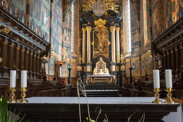 Dentro da igreja católica . — Fotografia de Stock