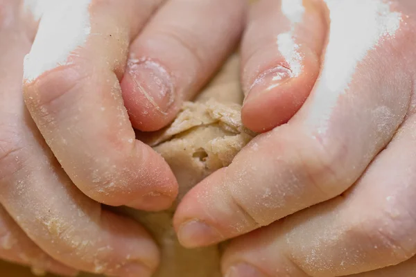 Zubereitung leckerer Plätzchen. — Stockfoto