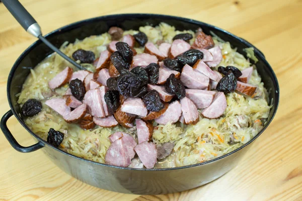 Bigos traditionella polska maträtt. — Stockfoto