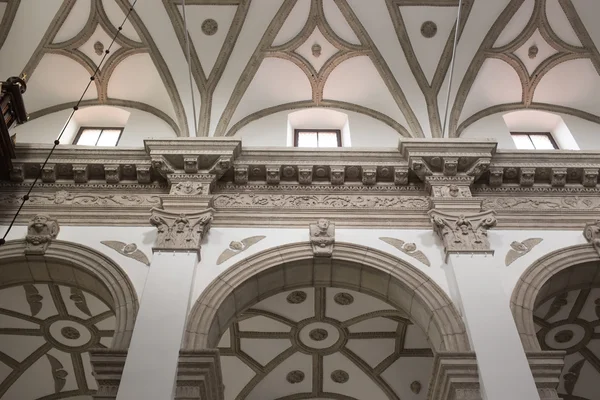 Interior de la antigua Catedral de Zamosc, Polonia . —  Fotos de Stock