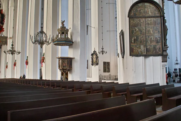 Interiör den gamla katedralen i gdansk, Polen. — Stockfoto