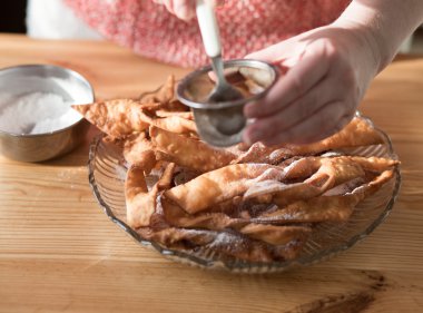 faworki denilen çıtırdamak kek.