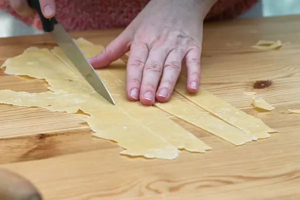 Pasteles crujientes llamados faworki . — Foto de Stock